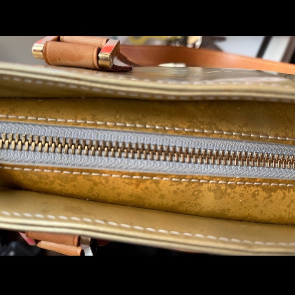 Louis Vuitton Vernis Houston - Picture 10 of 13